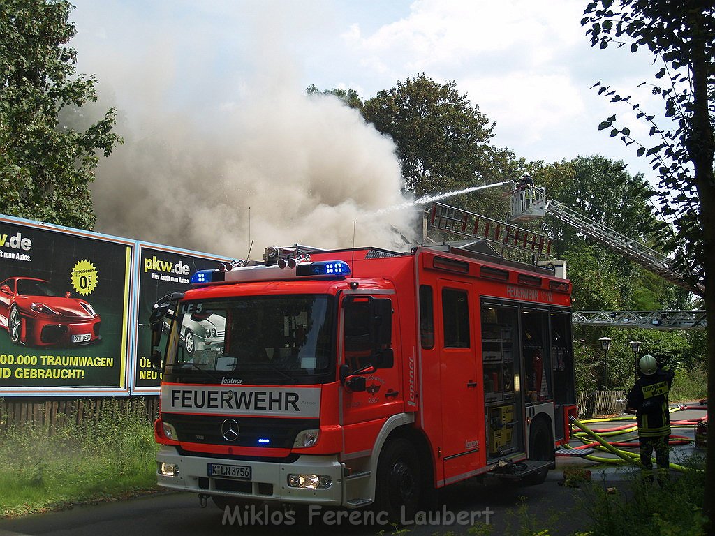 Brand Schuetzenhof Neusser Landstr P5307.JPG